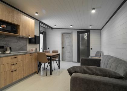 room 128 thumbnail 3
