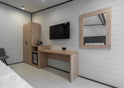 room 127 thumbnail 4